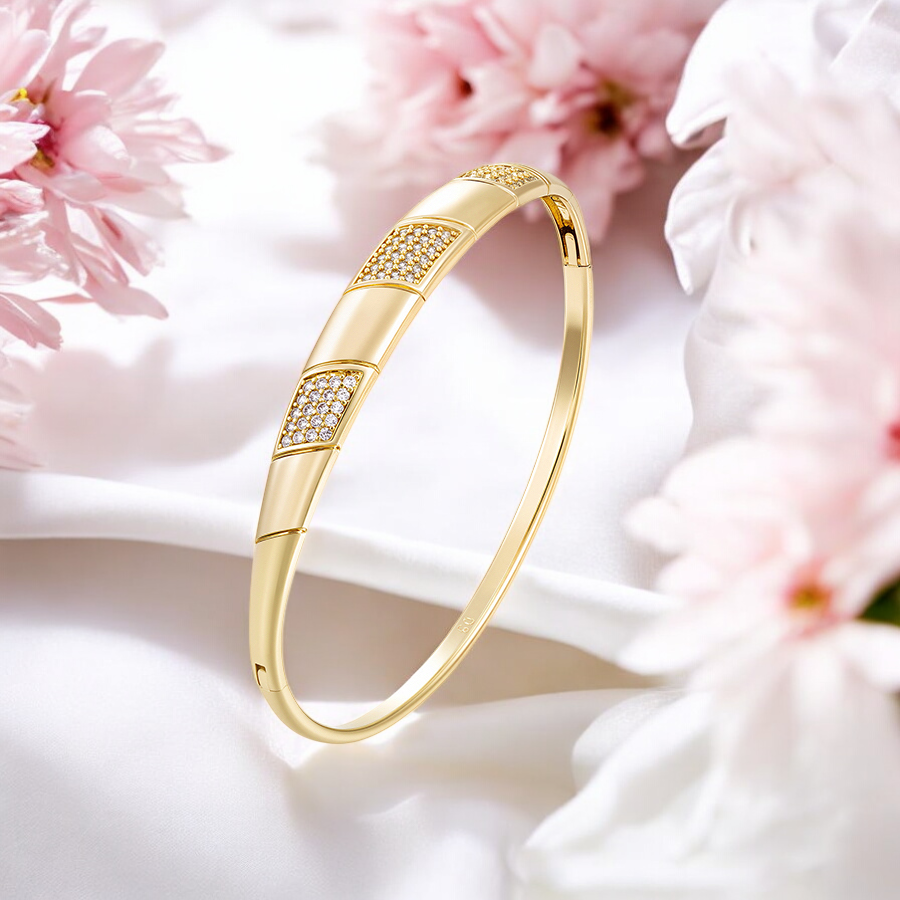 Позлатена твърда гривна "Изисканост"