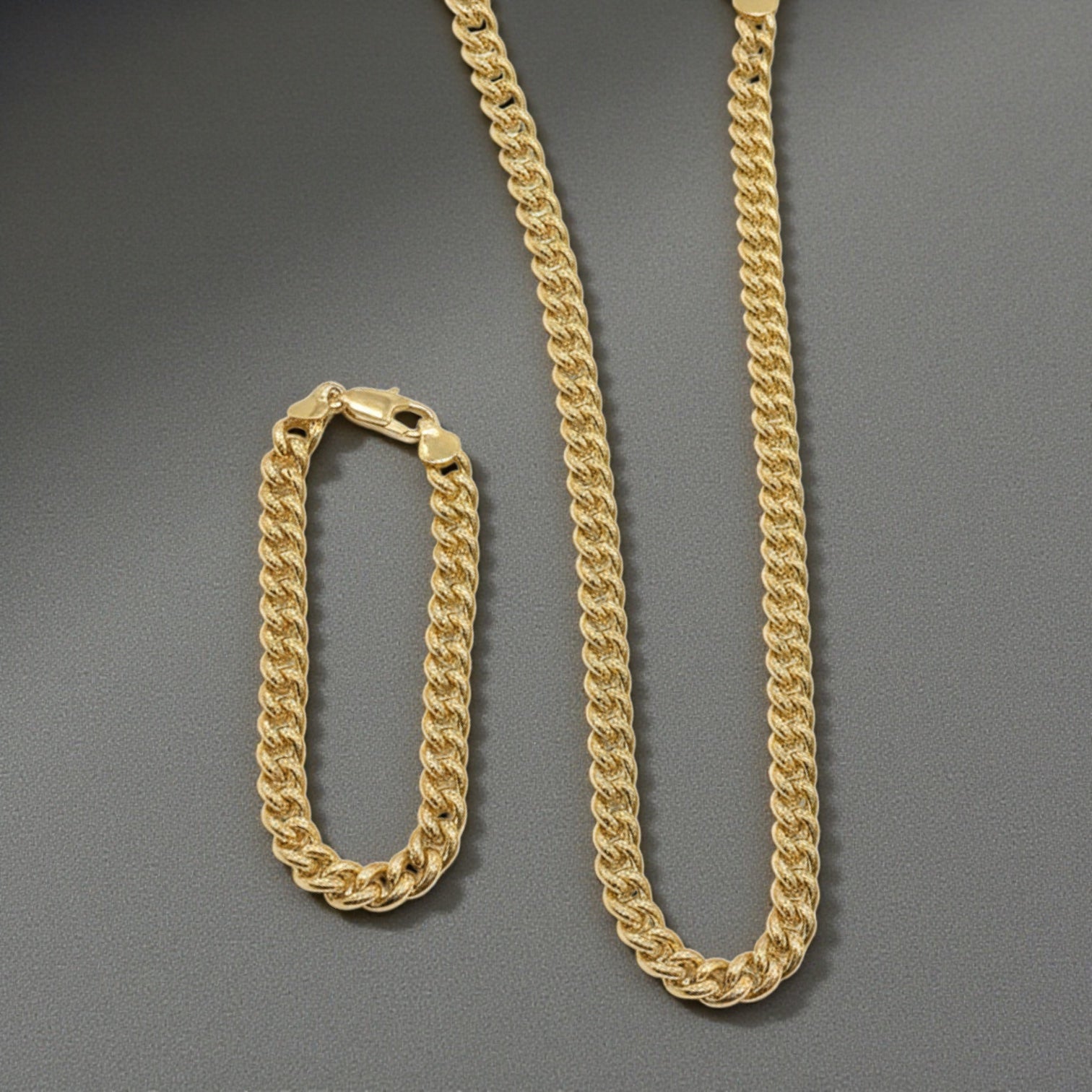 Позлатен масивен комплект