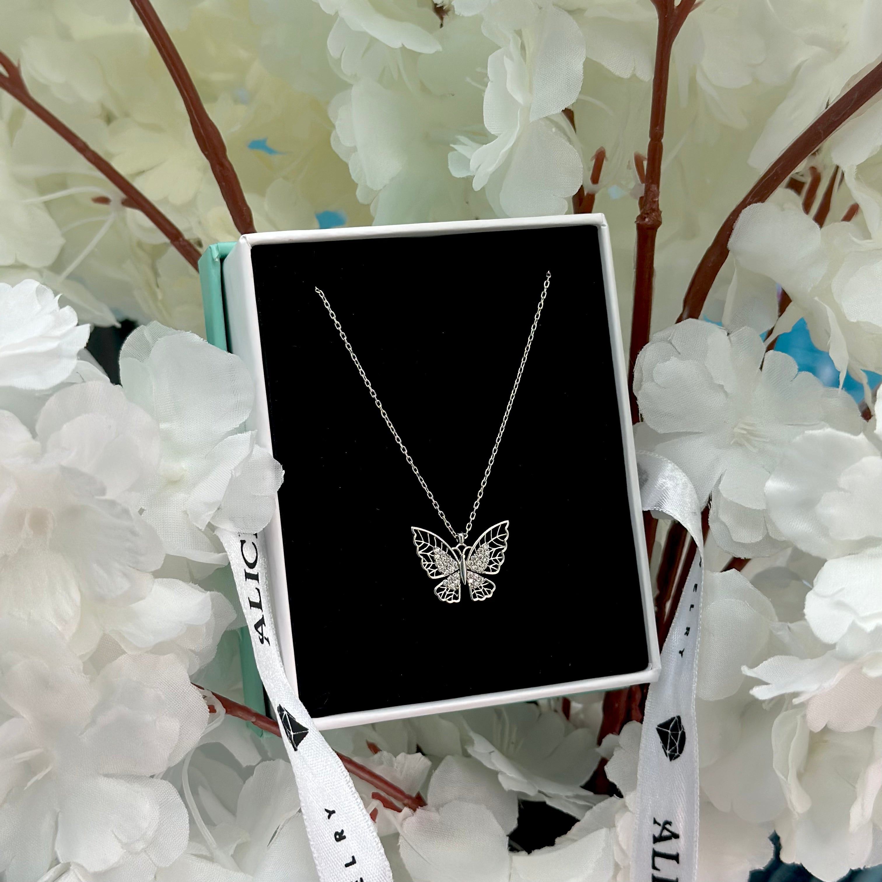 Сребърно колие "Пеперуда"