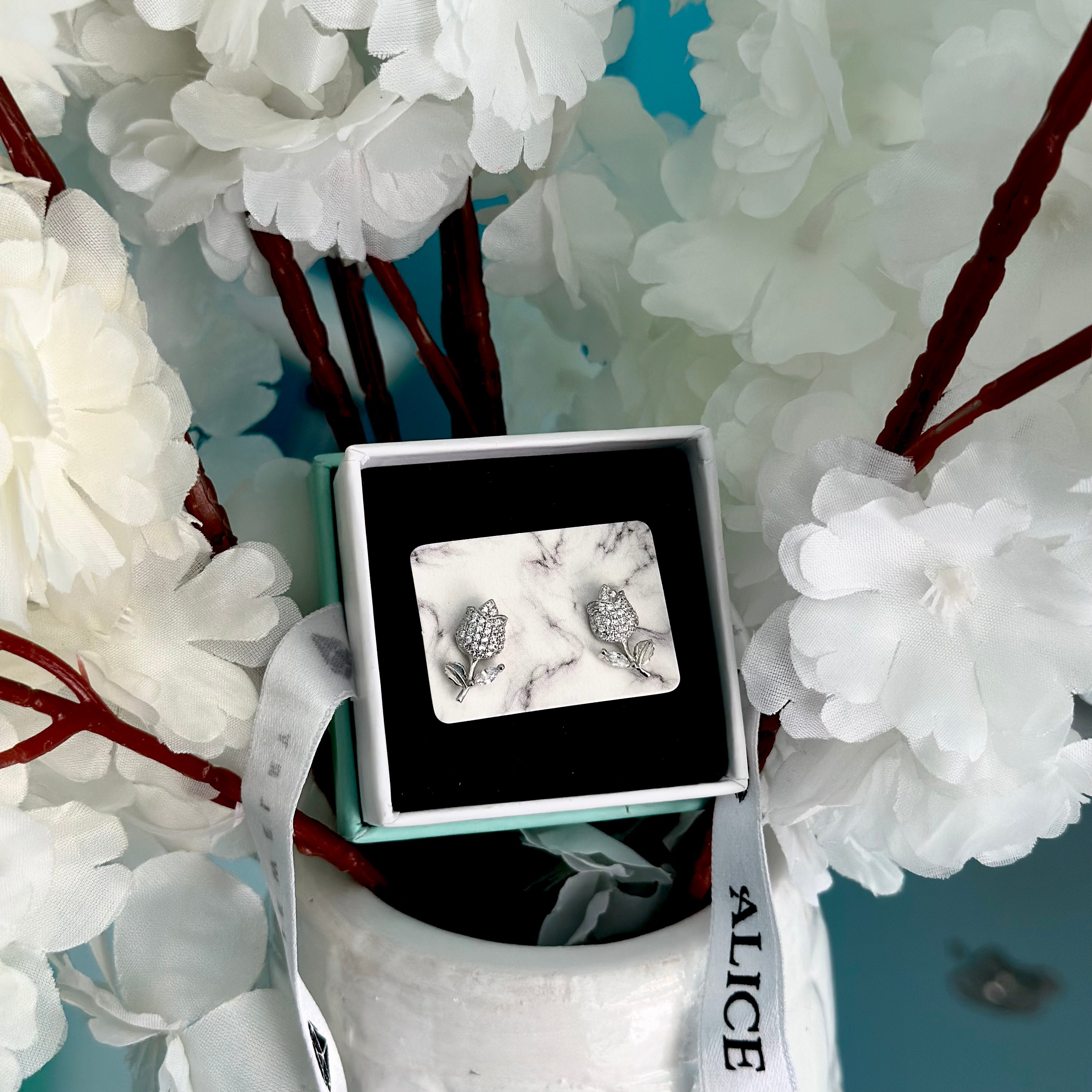 Сребърни обеци "Лале"