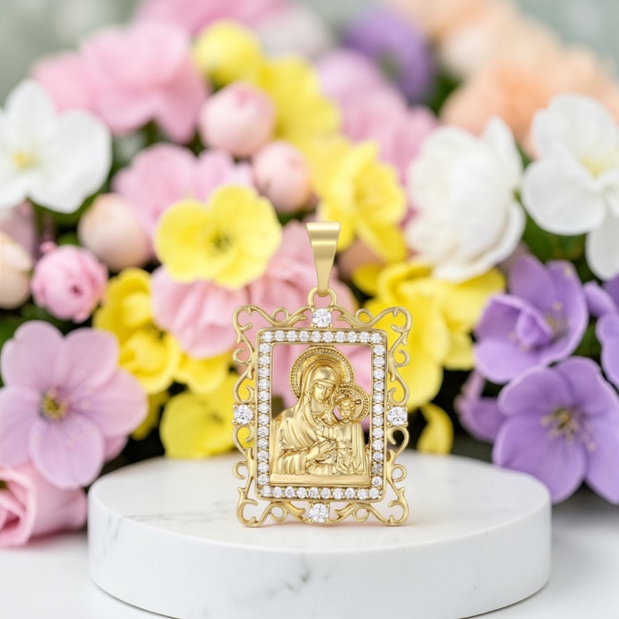 Позлатено колие "Богородица"