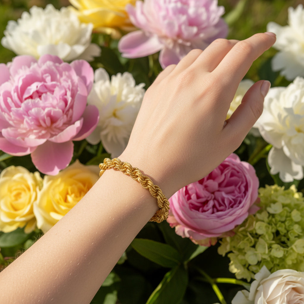 Позлатена гривна - кралска